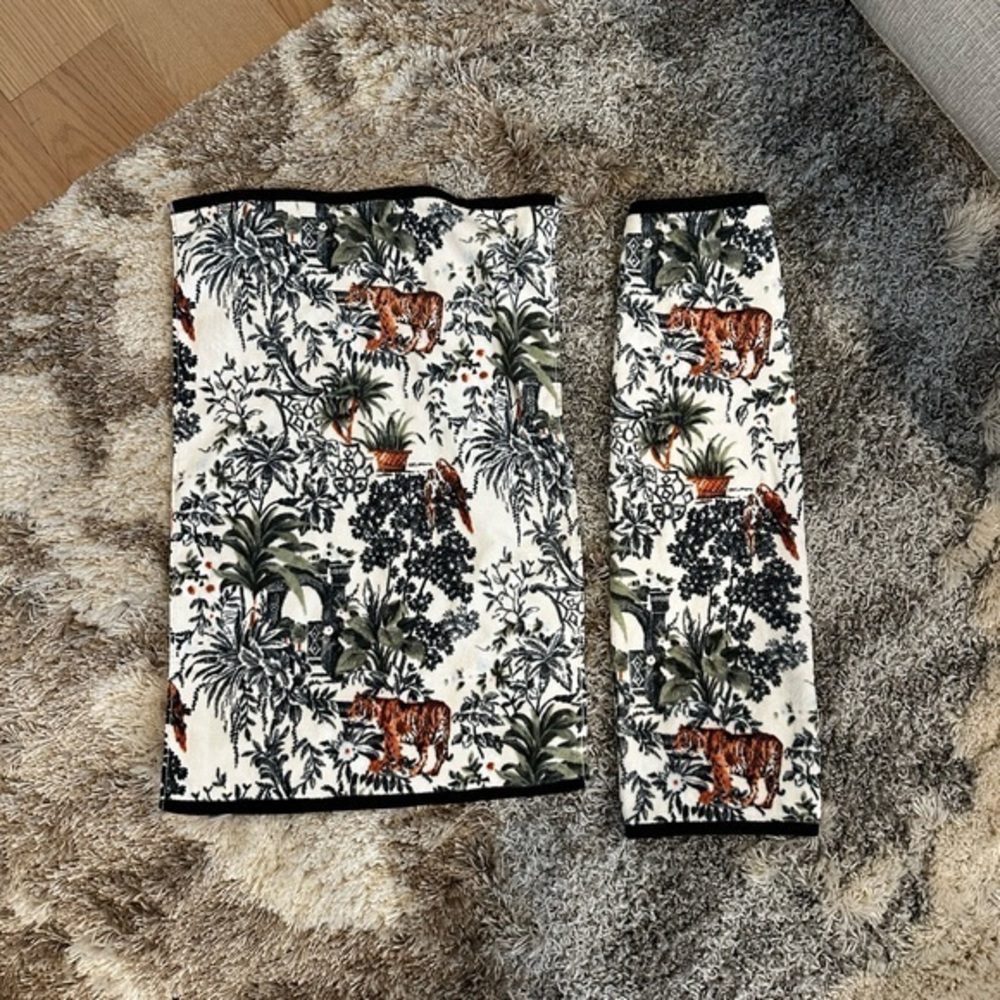 Tropical Print Towel Set with Tigers